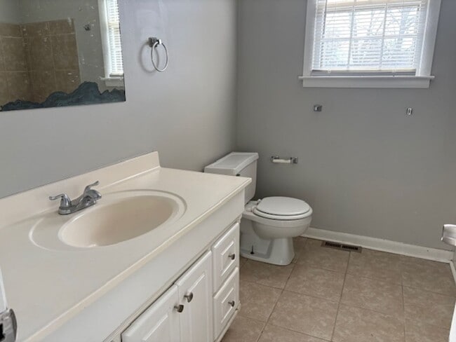 Building Photo - 8725 Diane St