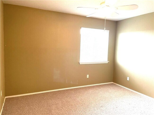 Building Photo - 1010 Aiken Dr