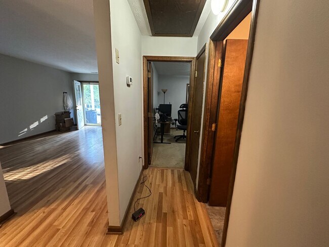 Building Photo - Radford Townhome 2 Bedroom, 1 Bathroom Ava...