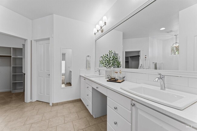 Building Photo - Beautiful Single Family Home in Banbury Go...