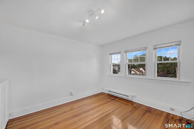 Building Photo - 78 Lancaster Rd