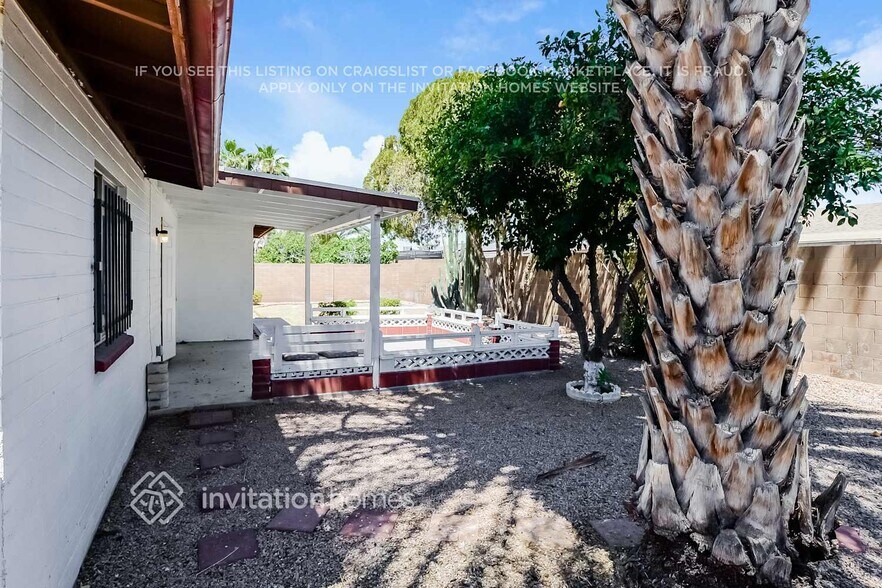 Building Photo - 3140 E Caballero St