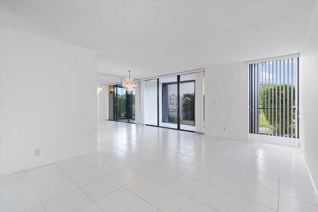 Building Photo - 609 Bridgewood Dr