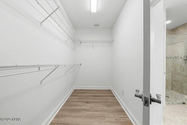 Building Photo - 8912 Parrot Pl