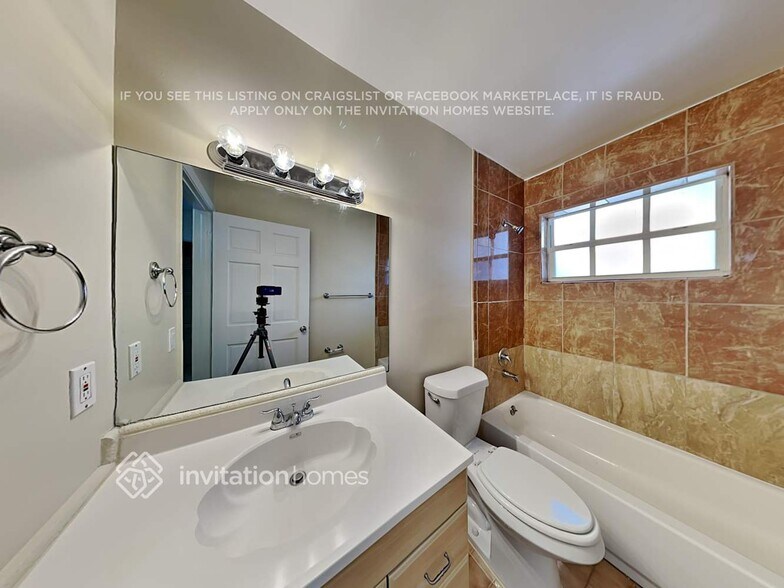 Building Photo - 10511 SW 66th Terrace