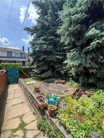 Building Photo - 295 42nd St
