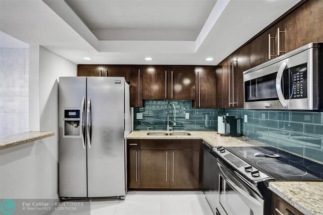 Building Photo - 3750 Galt Ocean Dr