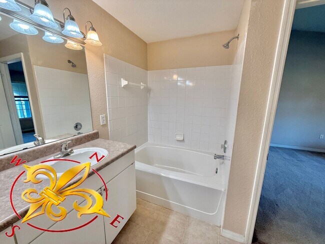 Building Photo - Charming 1-Bedroom Condo in the Reserve at...