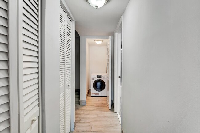 Building Photo - 480 NW 20th St