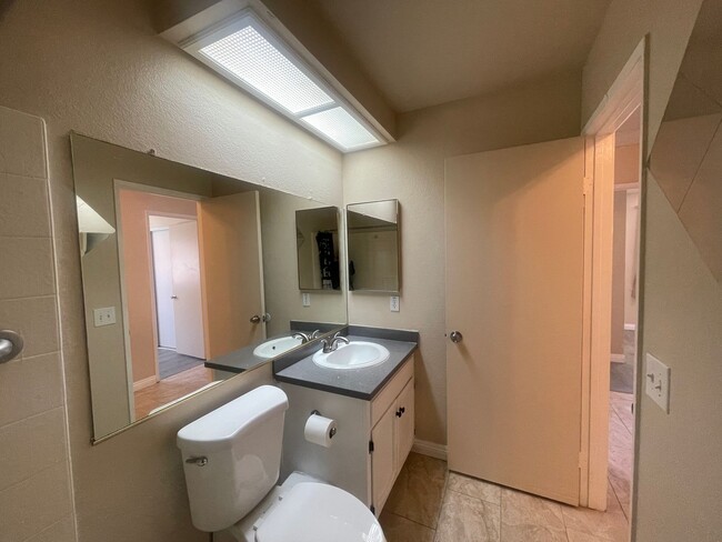Building Photo - Victorville 4 Bedroom 2 Bathroom