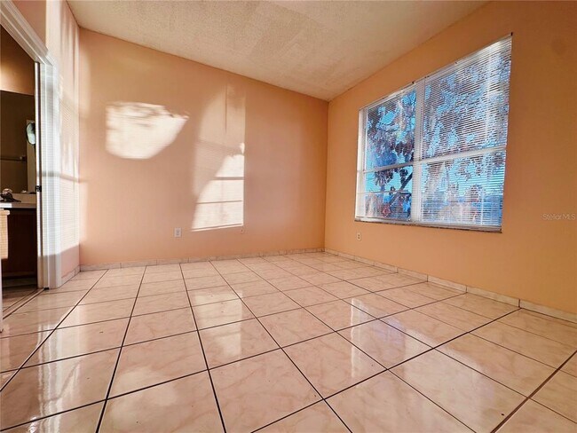 Building Photo - 13343 Summerton Dr