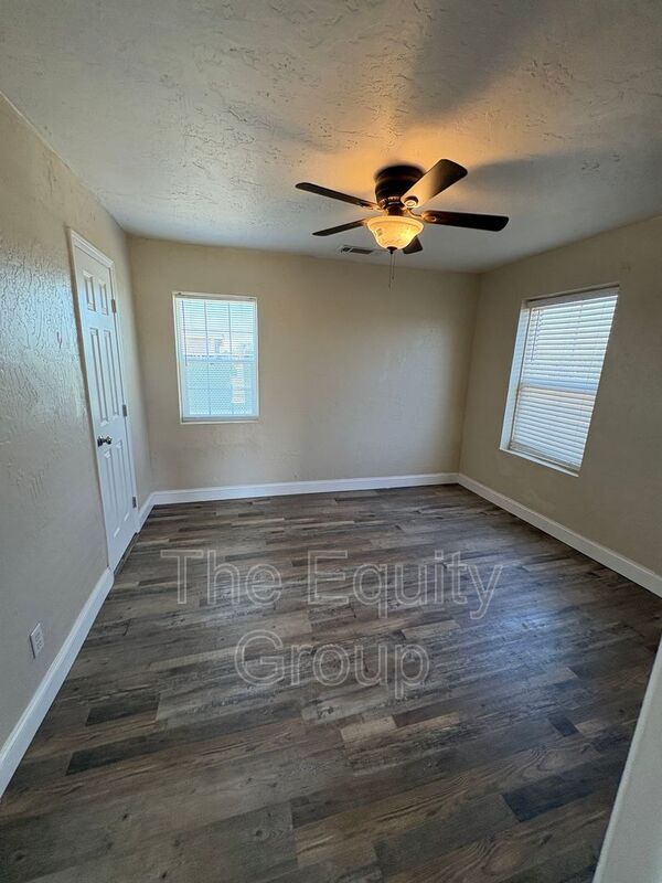 Building Photo - 13405 Ave 432