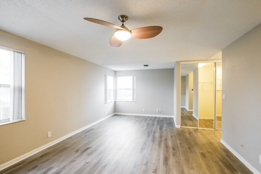 Building Photo - 4729 NW 115th Ave