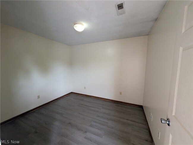 Building Photo - 1565 Whitehall Blvd