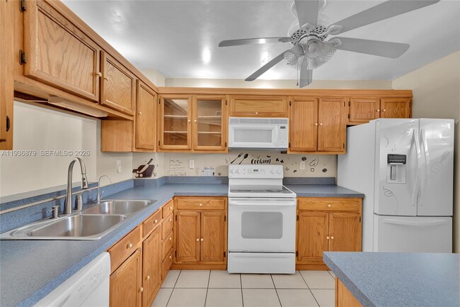 Building Photo - 1100 NW 87th Ave