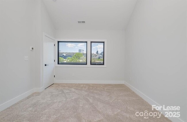 Building Photo - 1225 Minter Pl