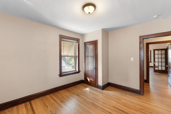 Building Photo - 5352 Itaska St