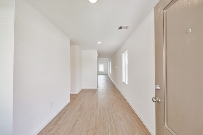 Building Photo - 18562 Cepagatti Dr