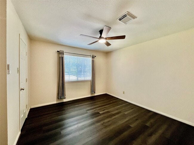Building Photo - 3823 Elkins Rd
