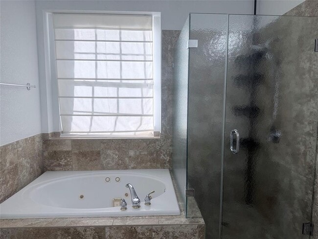 Building Photo - 9501 Aire Libre Dr