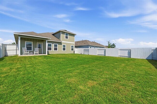 Building Photo - 641 Running Creek Dr