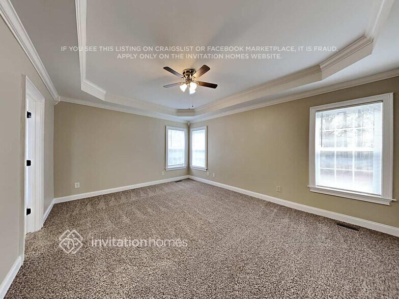 Building Photo - 700 Winding Oak Way