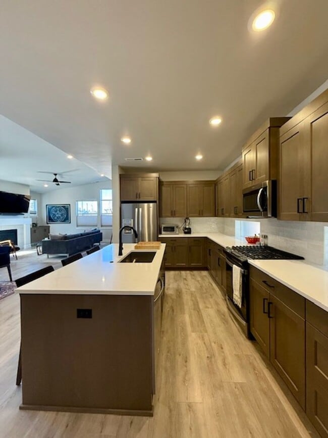 Building Photo - Beautiful Easton 3 Bedroom Home | Primary Suite on Main | Loft + A/C | Community Pools & Amenities