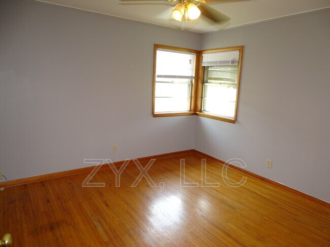 Building Photo - 4829 S Lawton Ave