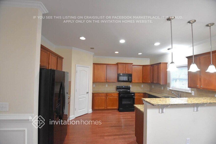 Building Photo - 2116 Leafmore Ct SE