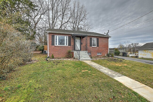 Primary Photo - 14 22nd St