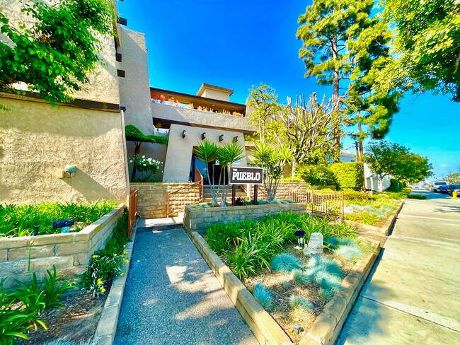 Primary Photo - 2501 W Redondo Beach Blvd