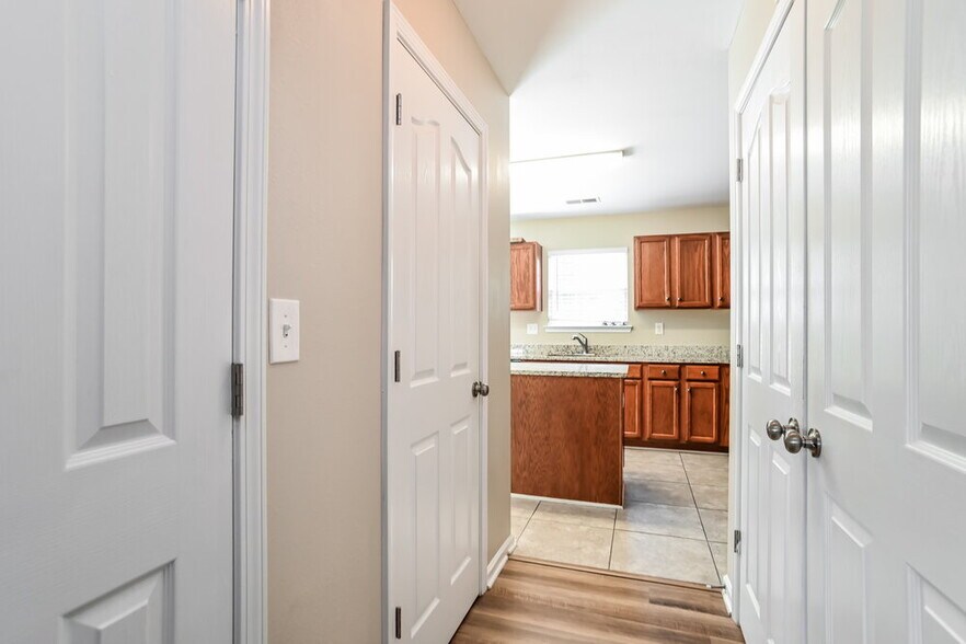 Building Photo - 311 Hunslet Cir