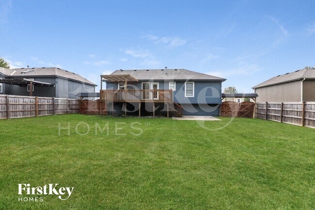 Building Photo - 3612 NE 81st Terrace