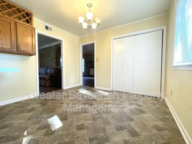 Building Photo - 320 Chatham Villa Dr