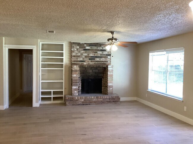 Building Photo - 2511 Peaceful Valley Dr