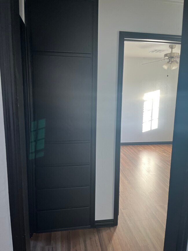 Building Photo - 2212 SW 61st St