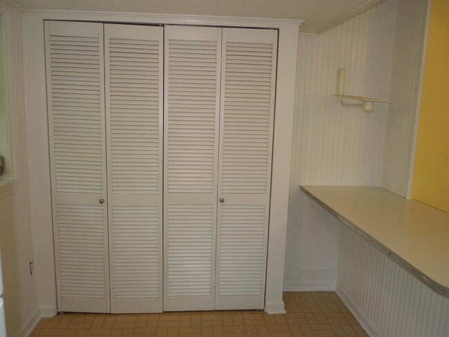 Building Photo - 821 Maybank Dr