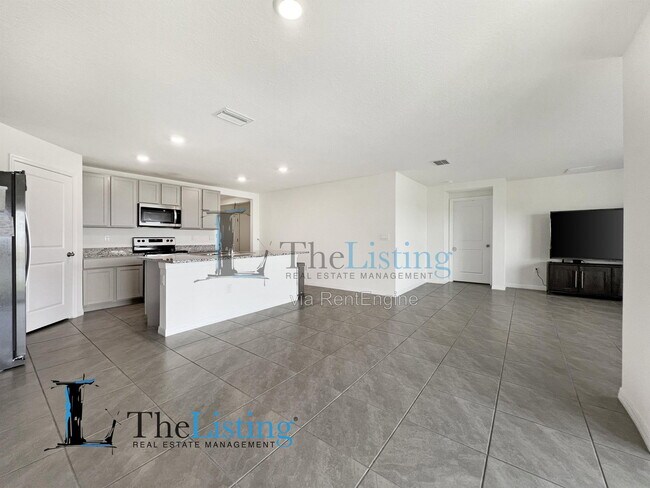 Building Photo - 822 Will Scarlett Ave