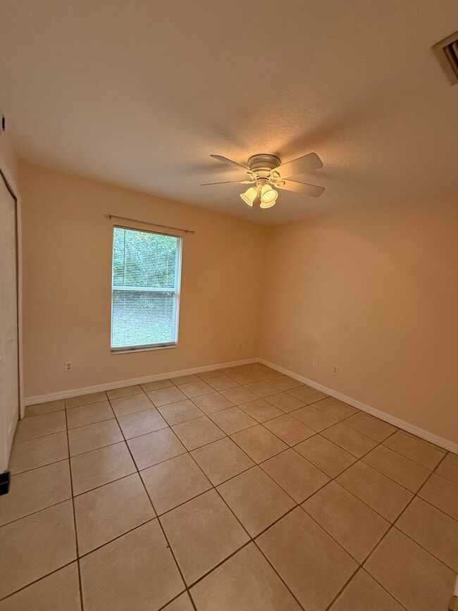 Building Photo - 972 N Fairbairn Dr