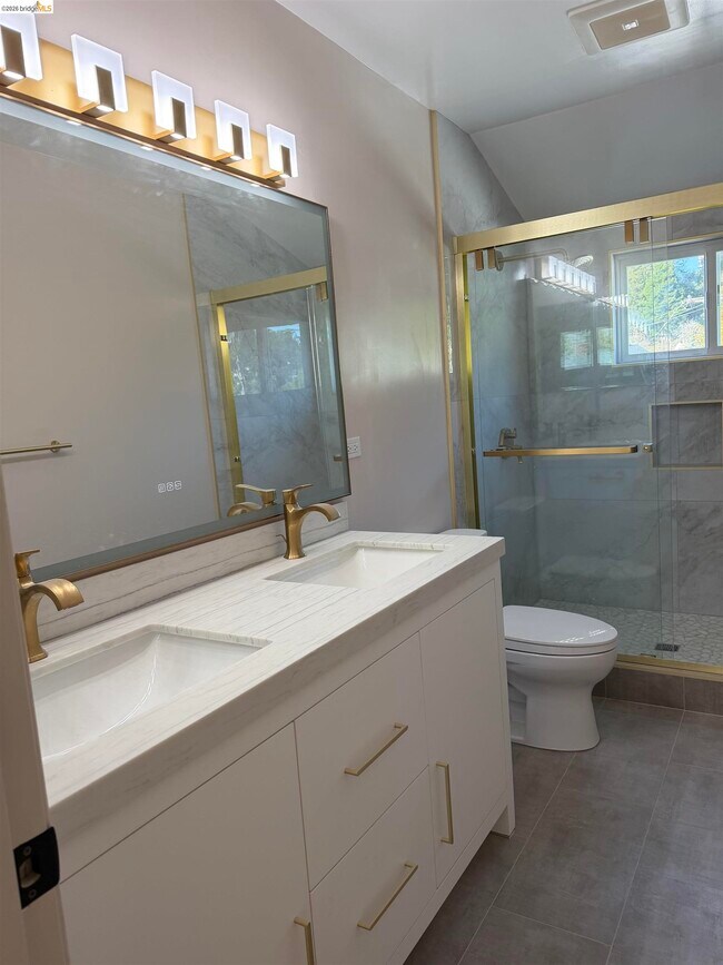 Building Photo - 83 Alamo Ave