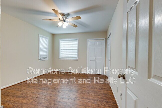 Building Photo - 1705 Granville Rd