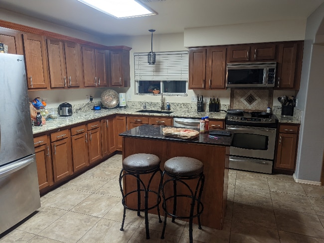 Building Photo - 837 E Gable Ave