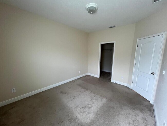 Building Photo - 8639 Via Trieste Dr