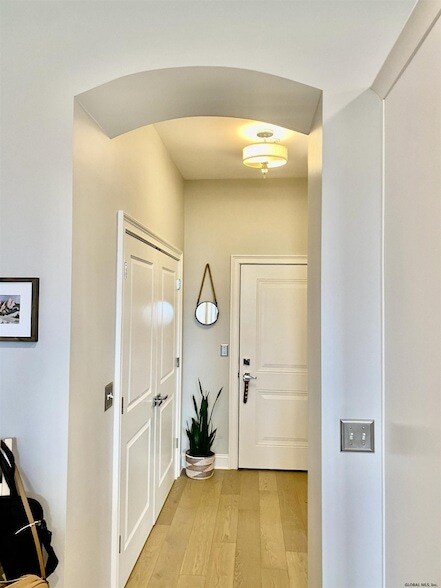 Building Photo - 77 Van Dam St