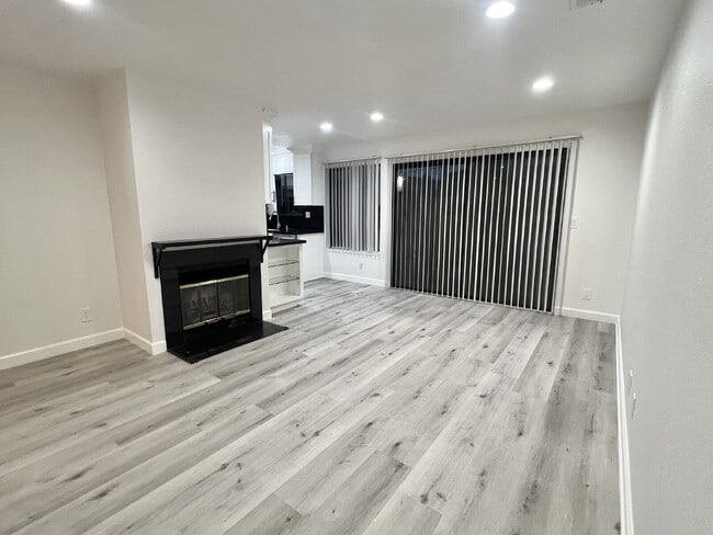 Building Photo - Remodeled 2 Bedroom home San Jose Home in great location