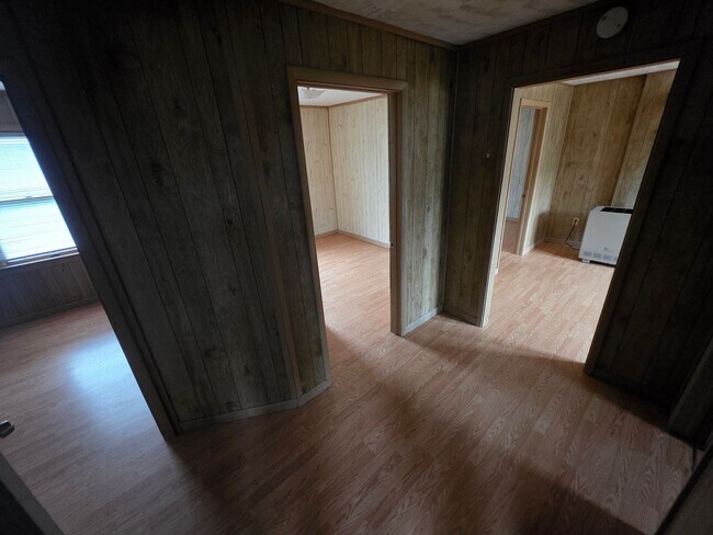 Building Photo - 3 Bedroom Apartment - Saugerties
