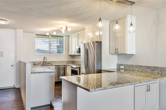 Building Photo - Great Location Awesome View and Amenities | 2-Bed 2-Bath 1-Parking