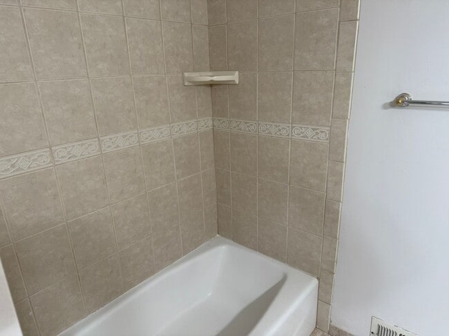 Building Photo - 515 La Baree Dr