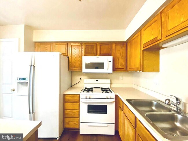Building Photo - 13765 Palmetto Cir