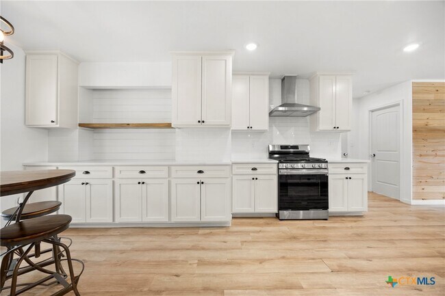 Building Photo - 921 Indian Trail